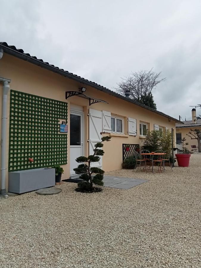 Apartamento Une Pause Quelque Part Avec Recharge Pour Voiture Electrique Saint-Medard-de-Guizieres Exterior foto